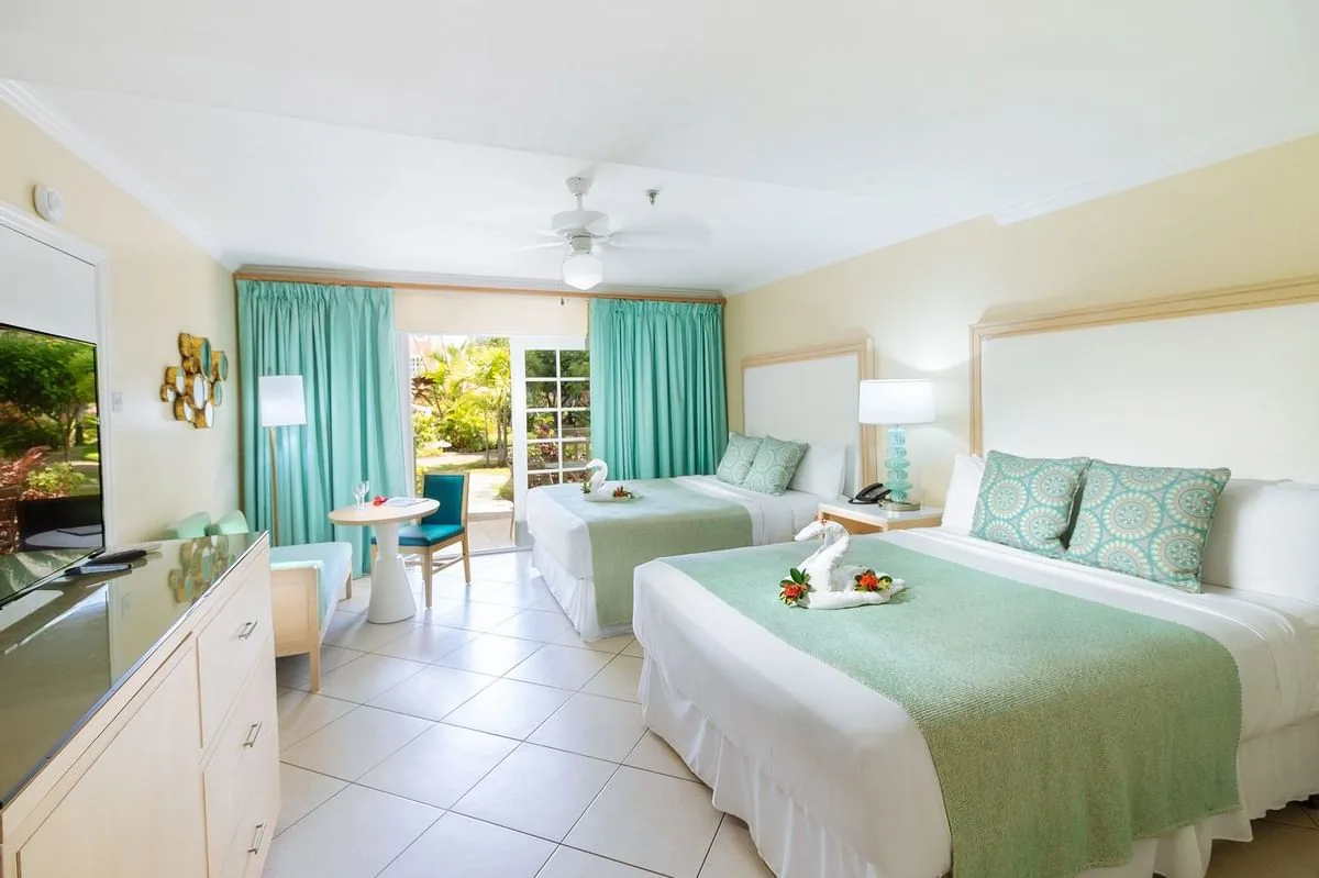 Bay Gardens Beach Resort and Spa 7